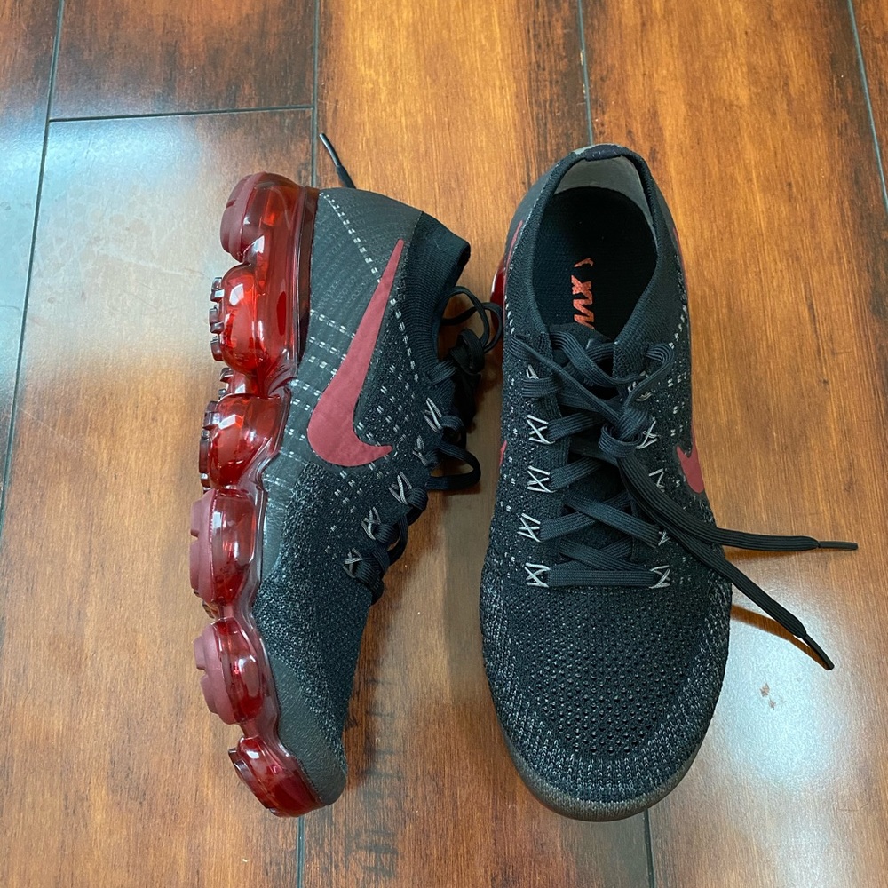 Nike Vapormax Black/Red "Bred" Size 8